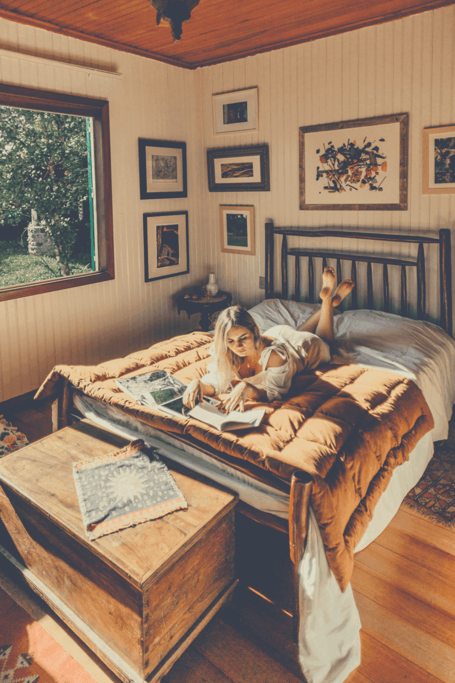 Why Do Mattresses Squeak? [Complete Guide]